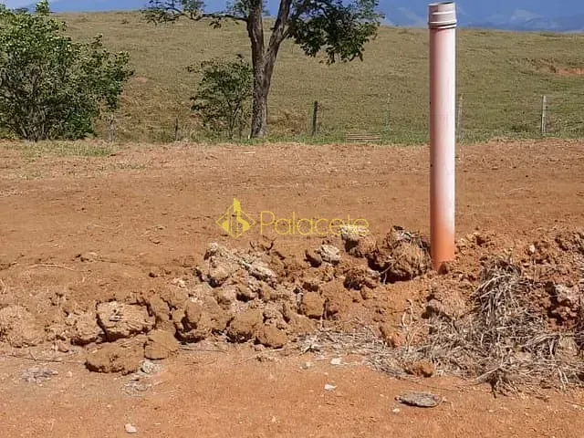 Terreno com 176m², à venda, no bairro Pedregulho em Guaratinguetá