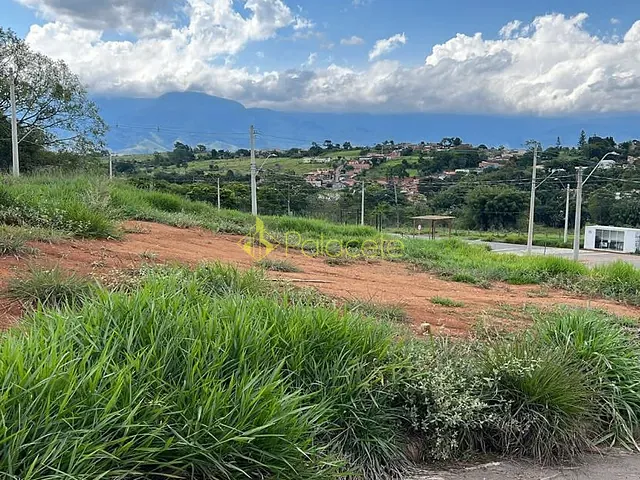 Terreno com 140m², à venda, no bairro Pedrinha em Guaratinguetá
