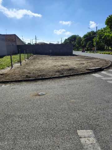 Terreno com 250m², à venda, no bairro Residencial e Comercial Portal dos Eucaliptos em Pindamonhangaba