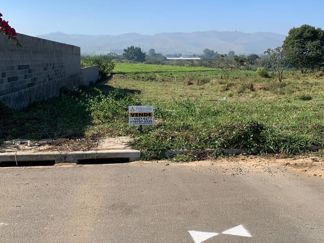 Terreno com 732m², à venda, no bairro Parque Shangri-lá em Pindamonhangaba