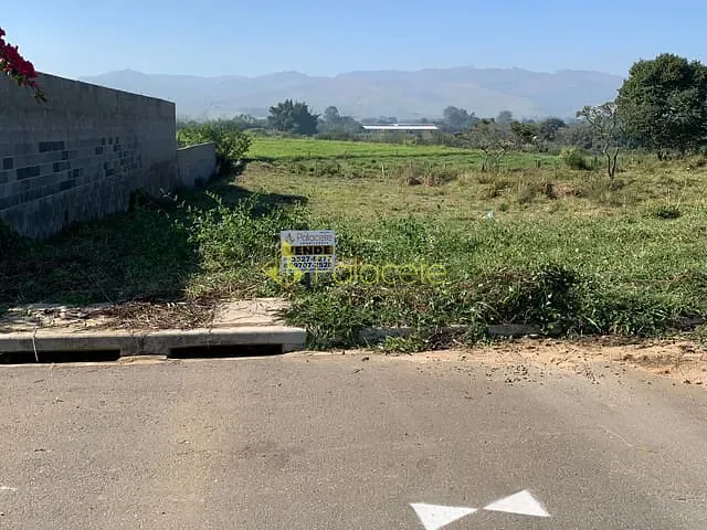 Terreno com 732m², à venda, no bairro Parque Shangri-lá em Pindamonhangaba