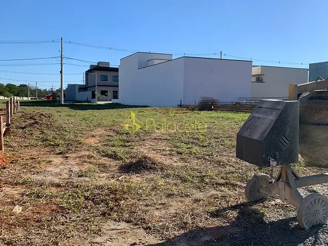 Terreno com 175m², à venda, no bairro Loteamento Industrial Água Preta em Pindamonhangaba