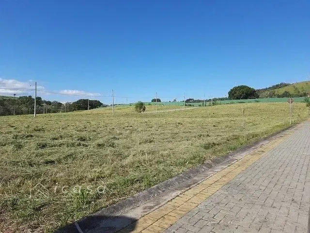 Terreno com 304m², à venda, no bairro Chácara São Félix em Taubaté