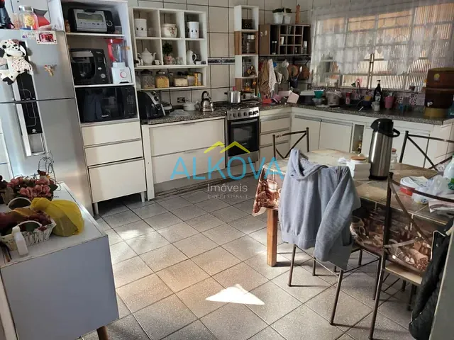 Village com 275m² 5 quartos e 5 banheiros, à venda, no bairro Vila Guaianazes em São José dos Campos