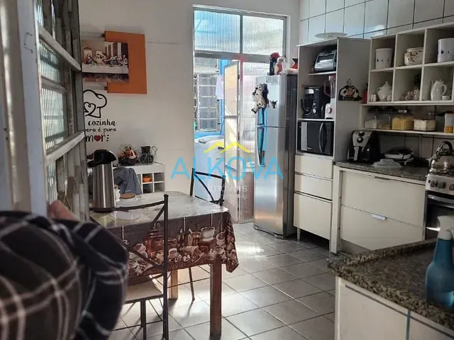 Village com 275m² 5 quartos e 5 banheiros, à venda, no bairro Vila Guaianazes em São José dos Campos