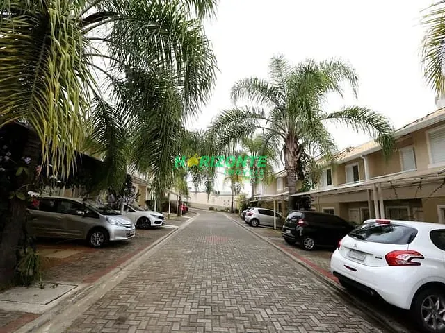 Village com 120m² 3 quartos e 2 banheiros, à venda ou para alugar, no bairro Urbanova em São José dos Campos