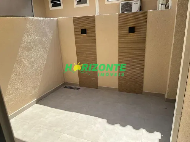 Village com 120m² 3 quartos e 2 banheiros, à venda ou para alugar, no bairro Urbanova em São José dos Campos