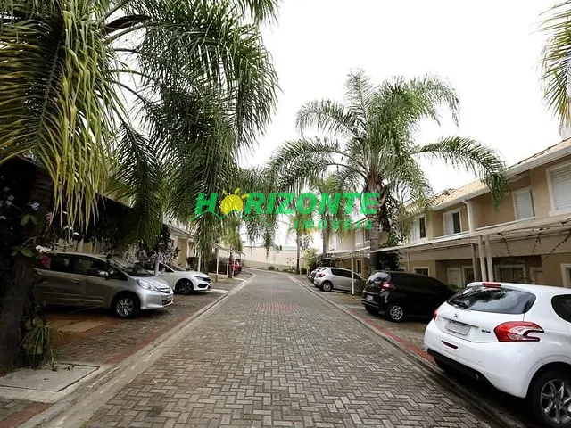 Village com 120m² 3 quartos e 2 banheiros, à venda ou para alugar, no bairro Urbanova em São José dos Campos