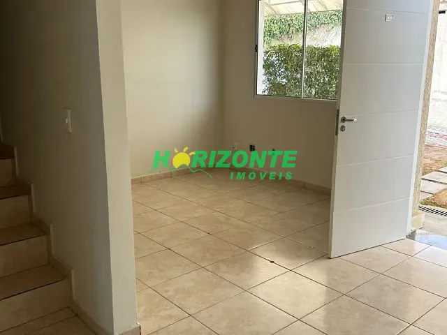 Village com 100m² 3 quartos e 2 banheiros, à venda ou para alugar, no bairro Urbanova em São José dos Campos