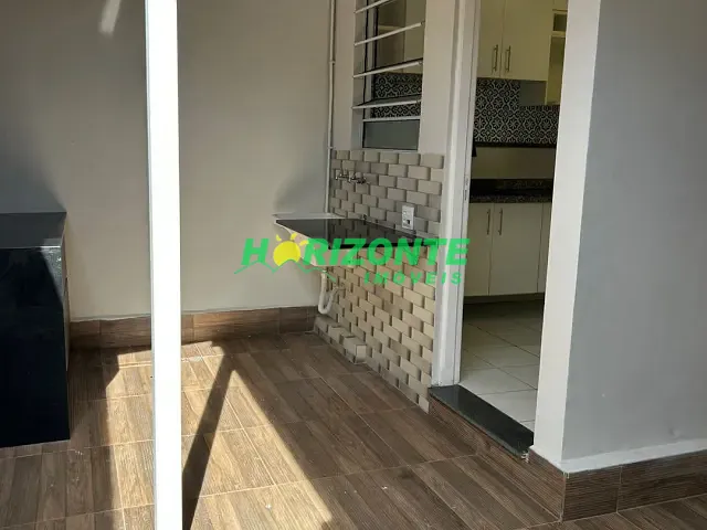Village com 100m² 3 quartos e 2 banheiros, à venda ou para alugar, no bairro Urbanova em São José dos Campos
