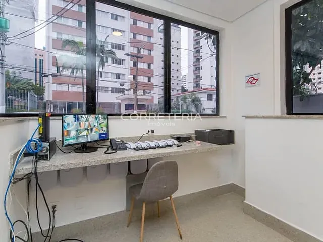 Apartamento 2 quartos e 1 banheiro, à venda, no bairro Moema em São Paulo