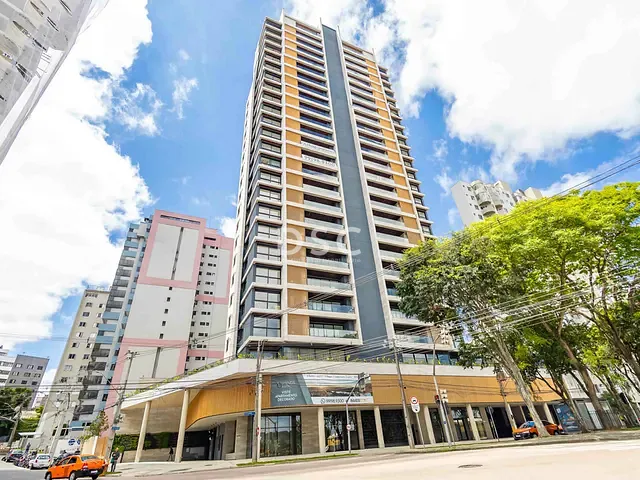 Cobertura / Penthouse 3 quartos e 5 banheiros, à venda, no bairro Champagnat em Curitiba