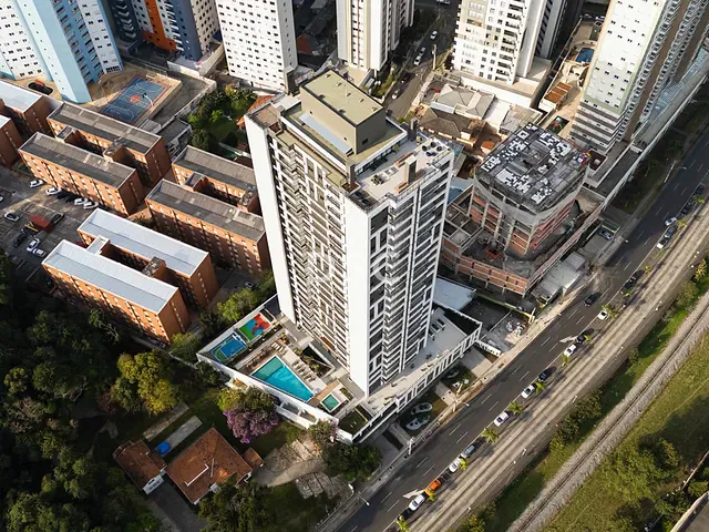 Apartamento 2 quartos e 2 banheiros, à venda, no bairro Cristo Rei em Curitiba