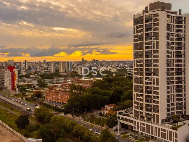 Apartamento 2 quartos e 2 banheiros, à venda, no bairro Cristo Rei em Curitiba