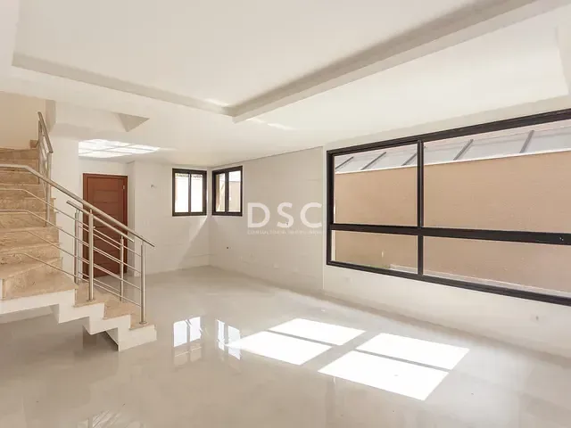 Casa 4 quartos e 5 banheiros, à venda, no bairro Tingui em Curitiba