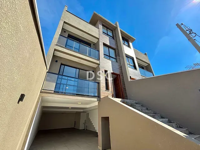 Casa 4 quartos e 5 banheiros, à venda, no bairro Tingui em Curitiba