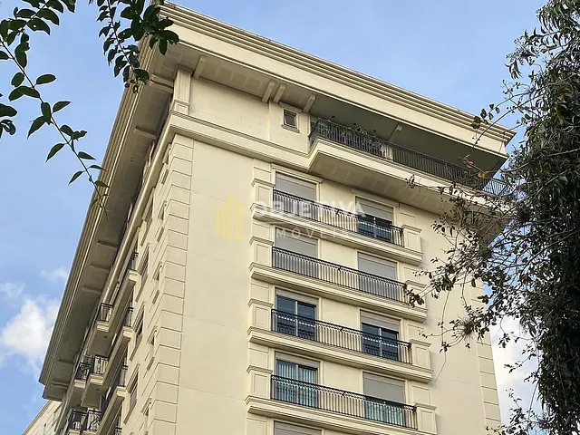 Apartamento 2 quartos e 2 banheiros, à venda, no bairro Três Figueiras em Porto Alegre