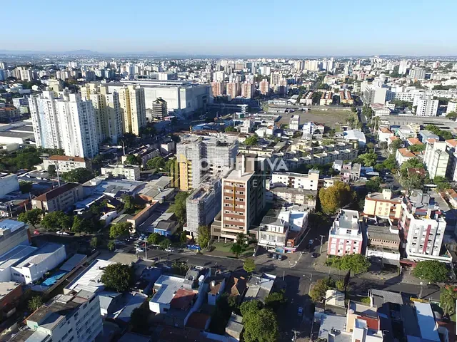 Apartamento 2 quartos e 2 banheiros, à venda, no bairro Passo da Areia em Porto Alegre