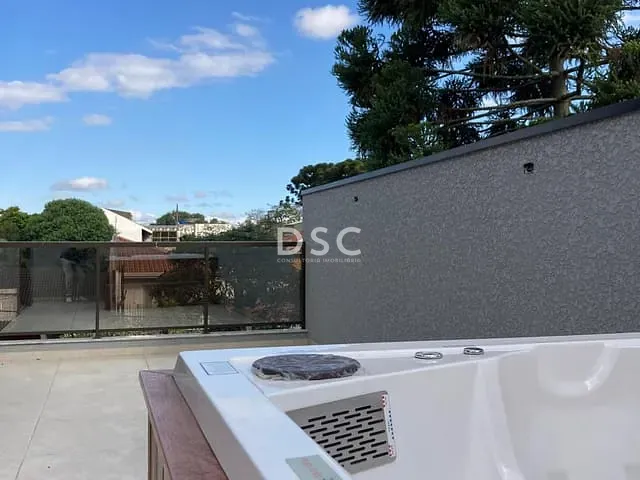 Casa 3 quartos e 5 banheiros, à venda, no bairro Jardim das Américas em Curitiba