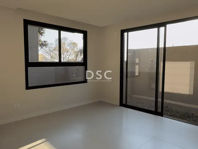 Casa 3 quartos e 5 banheiros, à venda, no bairro Mercês em Curitiba