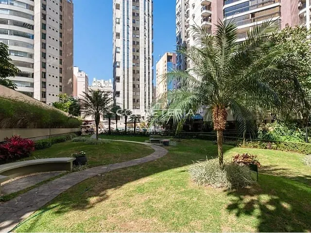 Apartamento 3 quartos e 4 banheiros, à venda, no bairro Moema em São Paulo