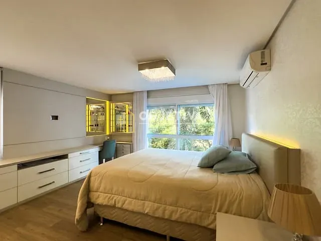 Apartamento 3 quartos e 7 banheiros, à venda, no bairro Petrópolis em Porto Alegre