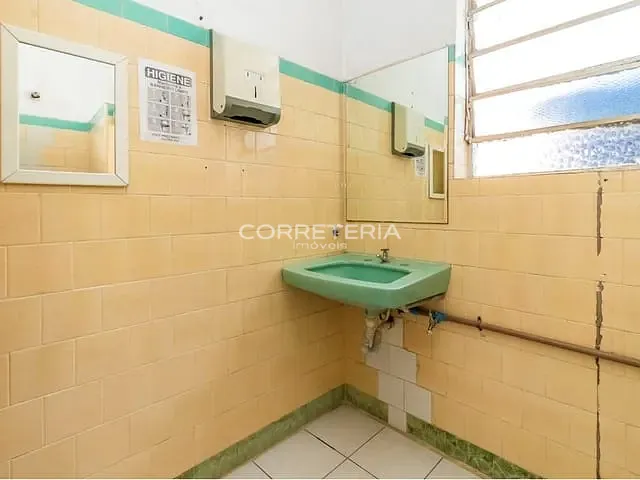 Loja à venda, no bairro Vila Cordeiro em São Paulo