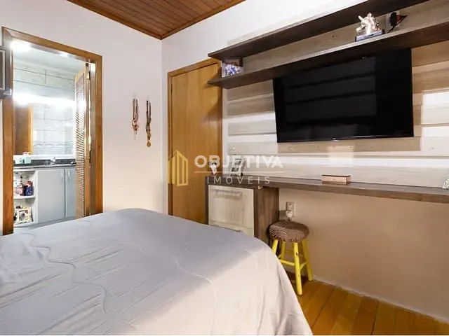 Casa 3 quartos e 3 banheiros, à venda, no bairro Rubem Berta em Porto Alegre