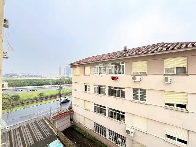 Apartamento 2 quartos e 1 banheiro, à venda, no bairro Cristal em Porto Alegre