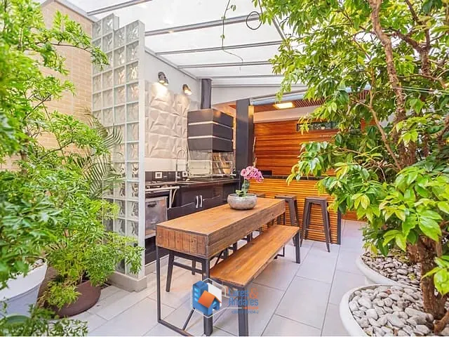 Casa 5 quartos e 4 banheiros, à venda, no bairro Bosque da Saúde em São Paulo