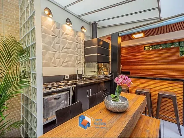 Casa 5 quartos e 4 banheiros, à venda, no bairro Bosque da Saúde em São Paulo