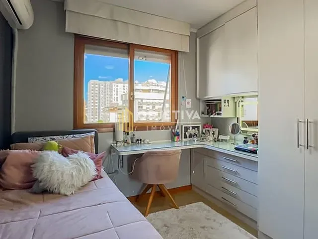 Apartamento 3 quartos e 3 banheiros, à venda, no bairro Jardim Lindóia em Porto Alegre