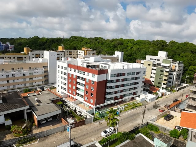 Apartamento 2 quartos e 2 banheiros, à venda, no bairro Cabo Branco em João Pessoa