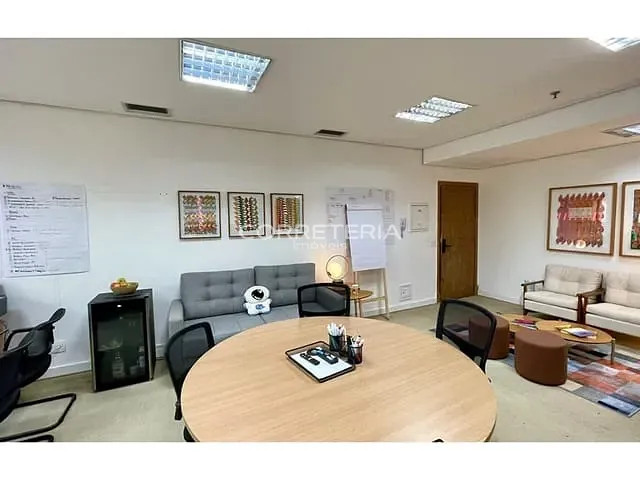 Sala à venda, no bairro Cidade Monções em São Paulo