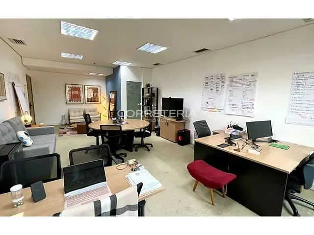 Sala à venda, no bairro Cidade Monções em São Paulo