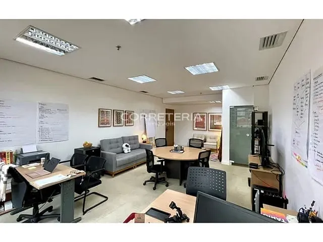 Sala à venda, no bairro Cidade Monções em São Paulo