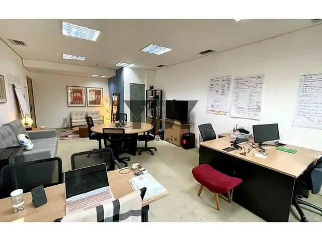 Sala à venda, no bairro Cidade Monções em São Paulo