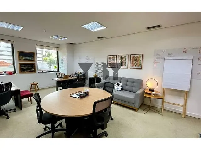 Sala à venda, no bairro Cidade Monções em São Paulo