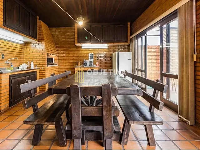 Casa 3 quartos e 5 banheiros, à venda, no bairro Partenon em Porto Alegre