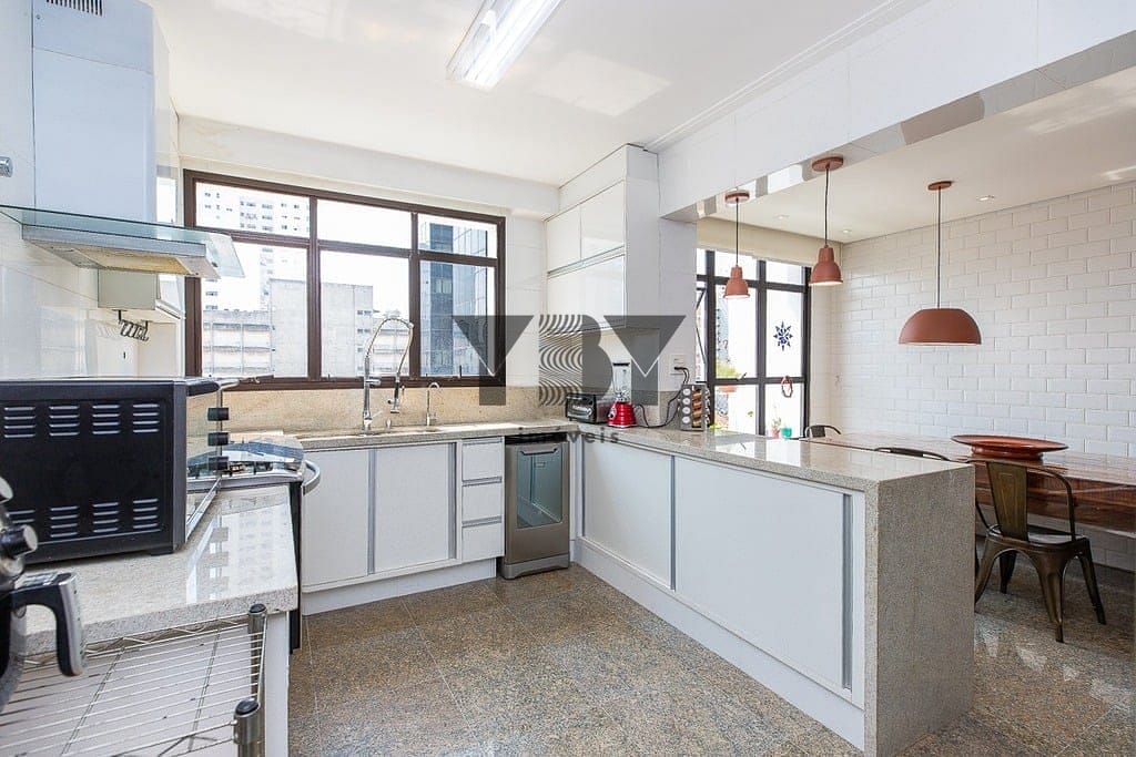 Apartamento à venda com 4 quartos, 223m² - Foto 46