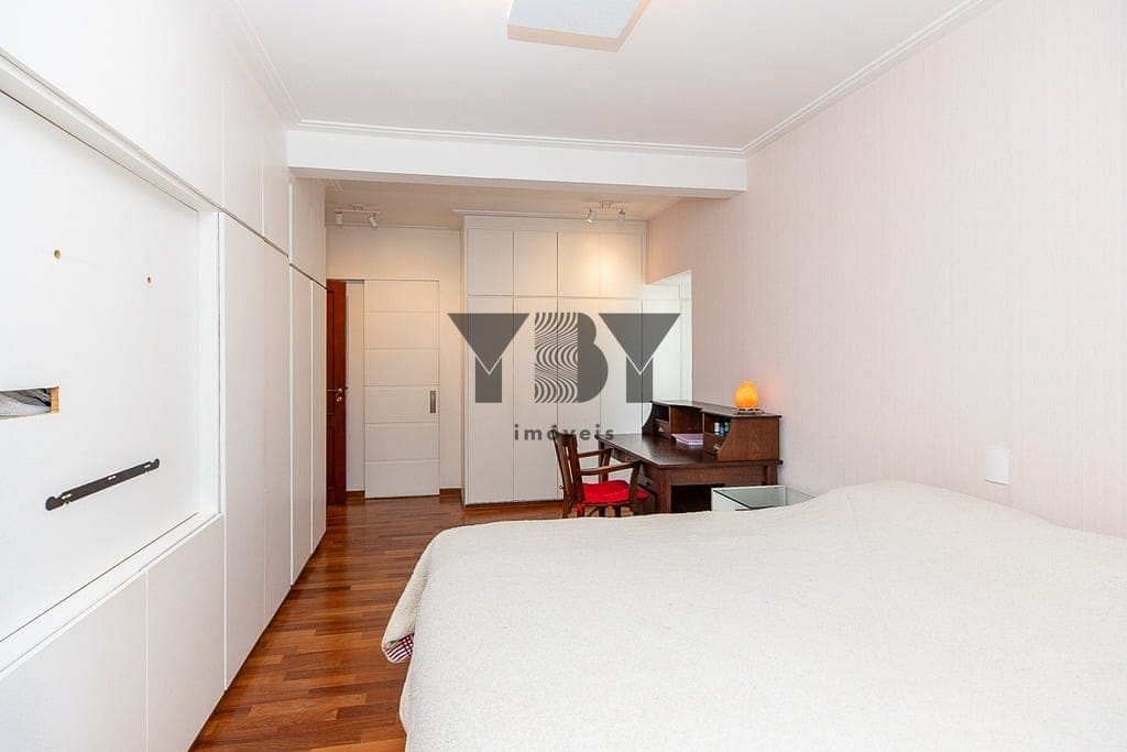 Apartamento à venda com 4 quartos, 223m² - Foto 17