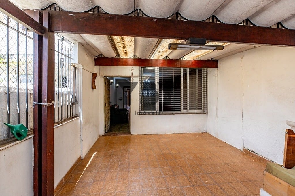 Casa à venda com 3 quartos, 120m² - Foto 1