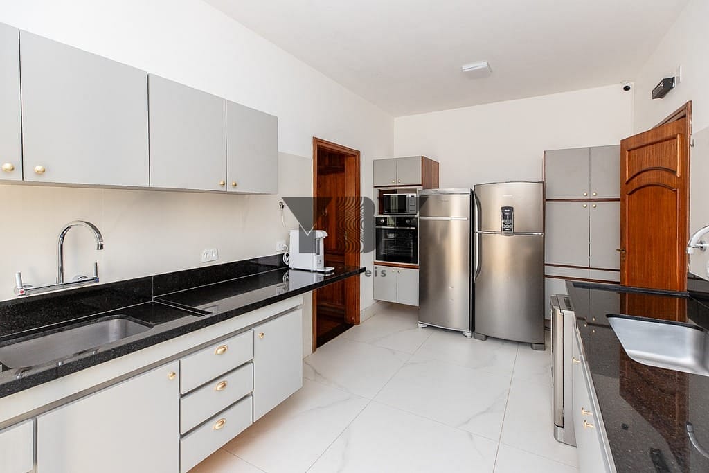 Casa à venda com 4 quartos, 450m² - Foto 42