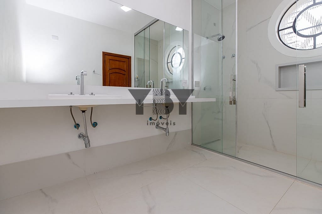 Casa à venda com 4 quartos, 450m² - Foto 2