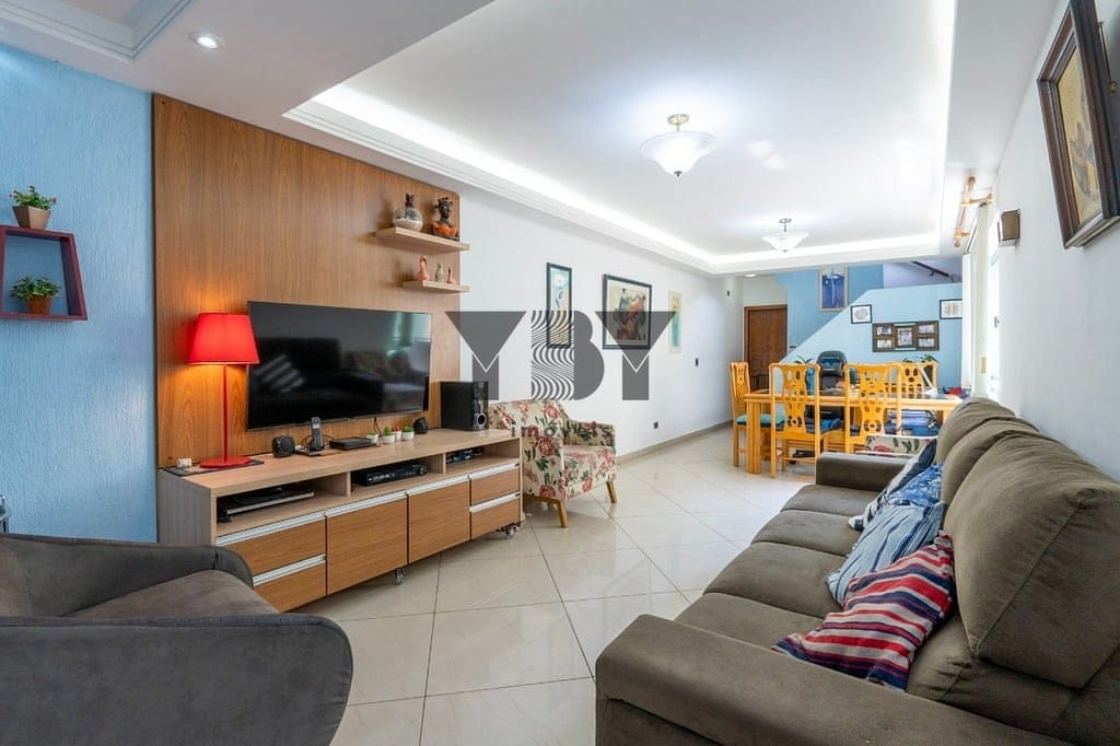Casa à venda com 3 quartos, 138m² - Foto 1