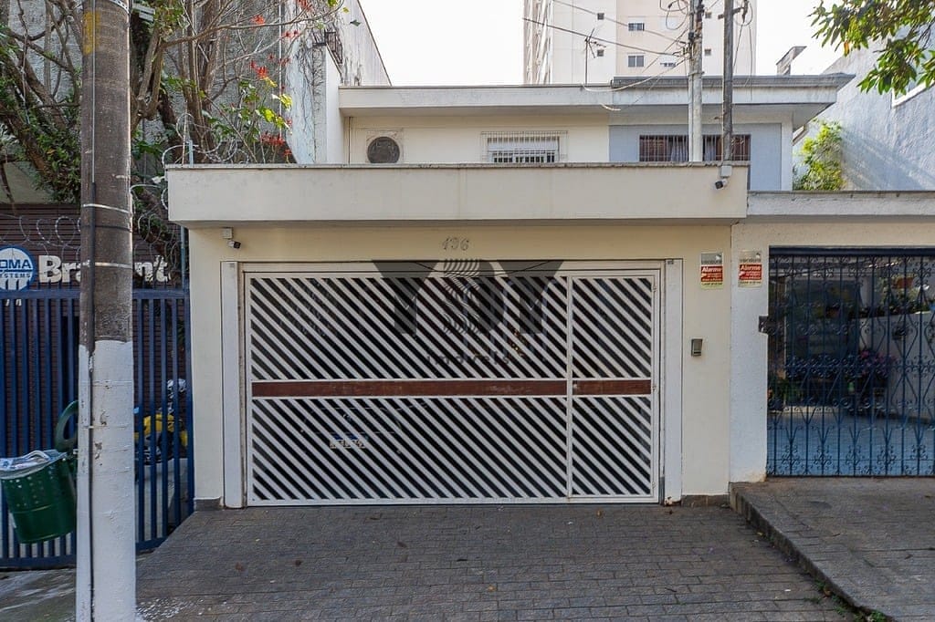 Casa à venda com 2 quartos, 136m² - Foto 1