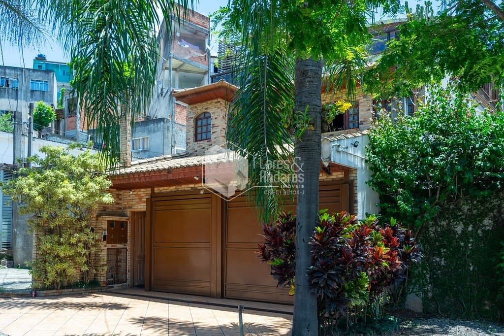 Casa à venda com 4 quartos, 509m² - Foto 1