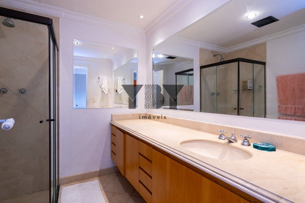 Apartamento à venda com 4 quartos, 259m² - Foto 3