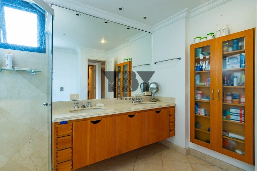 Apartamento à venda com 4 quartos, 259m² - Foto 17