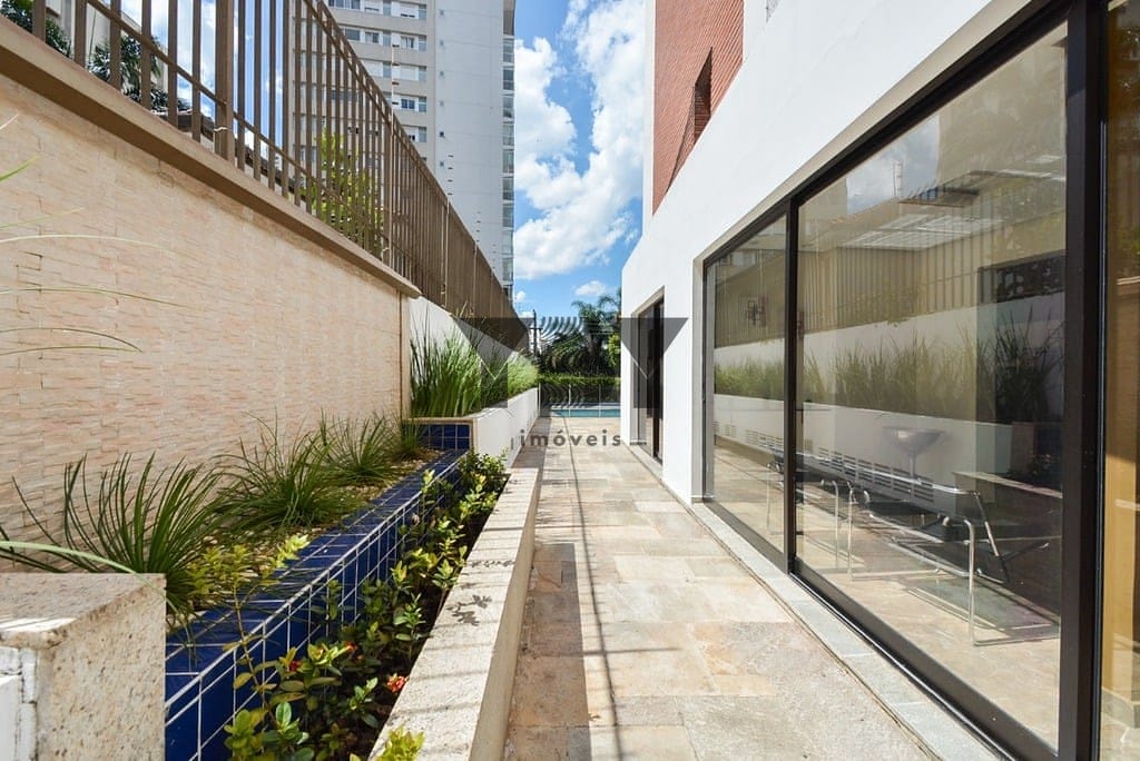 Apartamento à venda com 4 quartos, 274m² - Foto 2